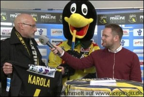 Neuzugang bei den Pinguinen - eine Freundin für KEVin. Der Name wird von den Fans vorgeschlagen und dann abgestimmt: Karola. 