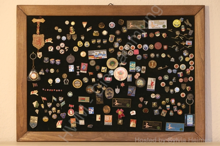 Holzrahmen mit grünem Samt bezogen 