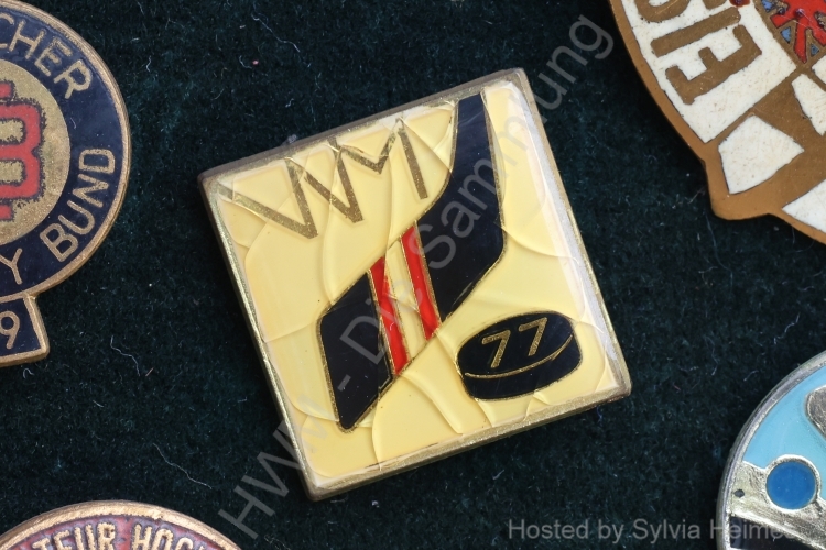 WM 77 Anstecknadel
