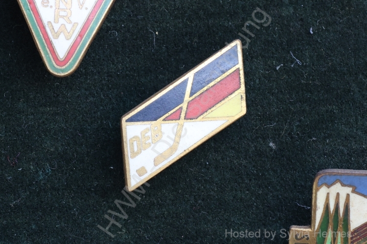 DEB Anstecknadel