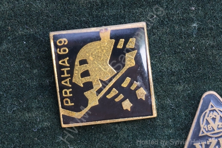 Praha 69 schwarz Anstecknadel