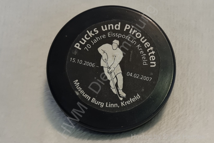 Pucks und Pirouetten 70 Jahre Eissport in Krefeld 2007 Puck