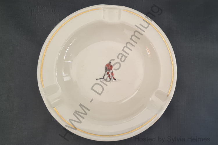 Aschenbecher mit Eishockeyspieler