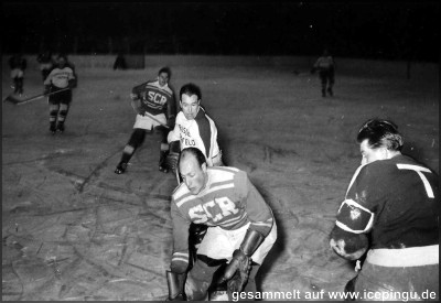 1953 Spielszene gegen Riessersee.